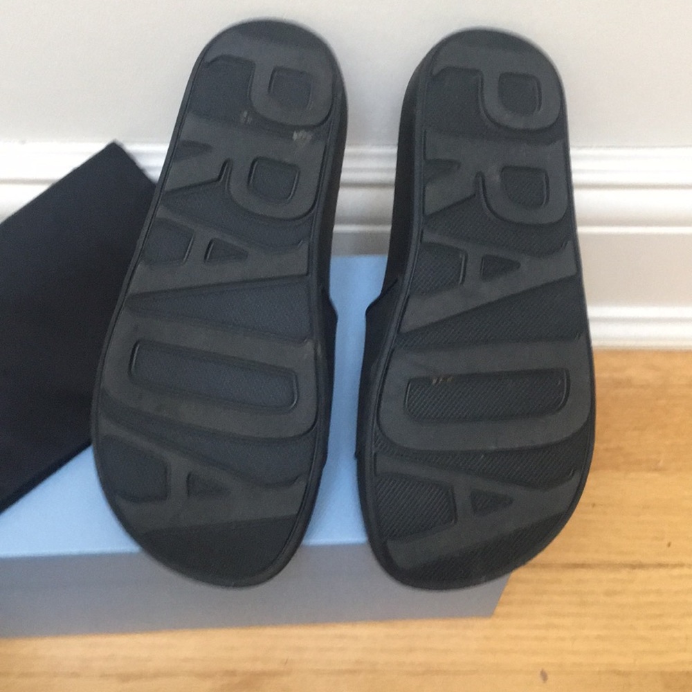 Authentic Prada rubber slides - Picture 4 of 8